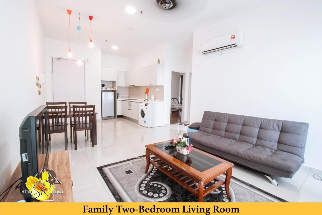 Sinar Rasa Homestay At I-Soho, I-City Shah Alam Luaran gambar Family Two-Bedroom Living Room